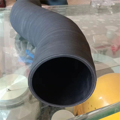 異型膠管